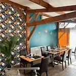 Le Cygne Hotel 2*
