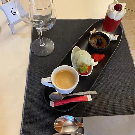 Le Cygne Hotel