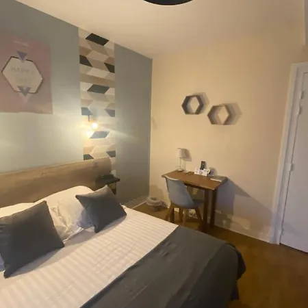 Logis Le Cygne 2* Ле-Бюг