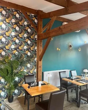 Отель Logis Le Cygne