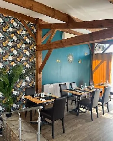 Logis Le Cygne 2* Ле-Бюг