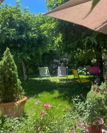 Отель Logis Le Cygne 2*