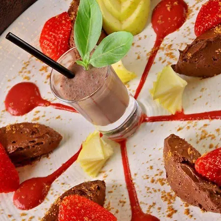 Logis Le Cygne Отель