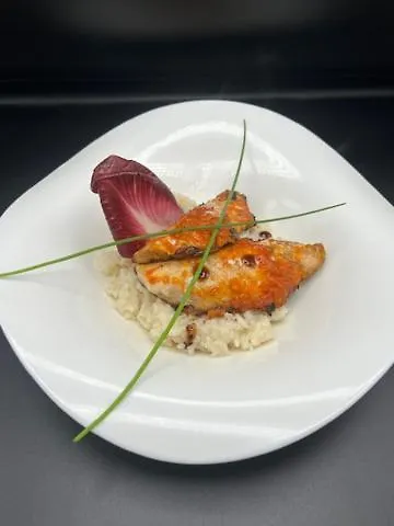 Logis Le Cygne Hotell