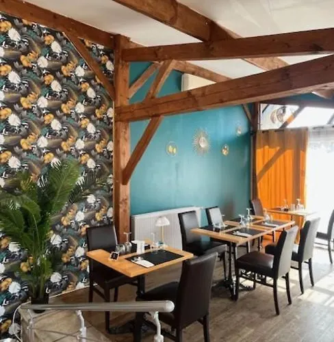 Logis Le Cygne Hotell 2*